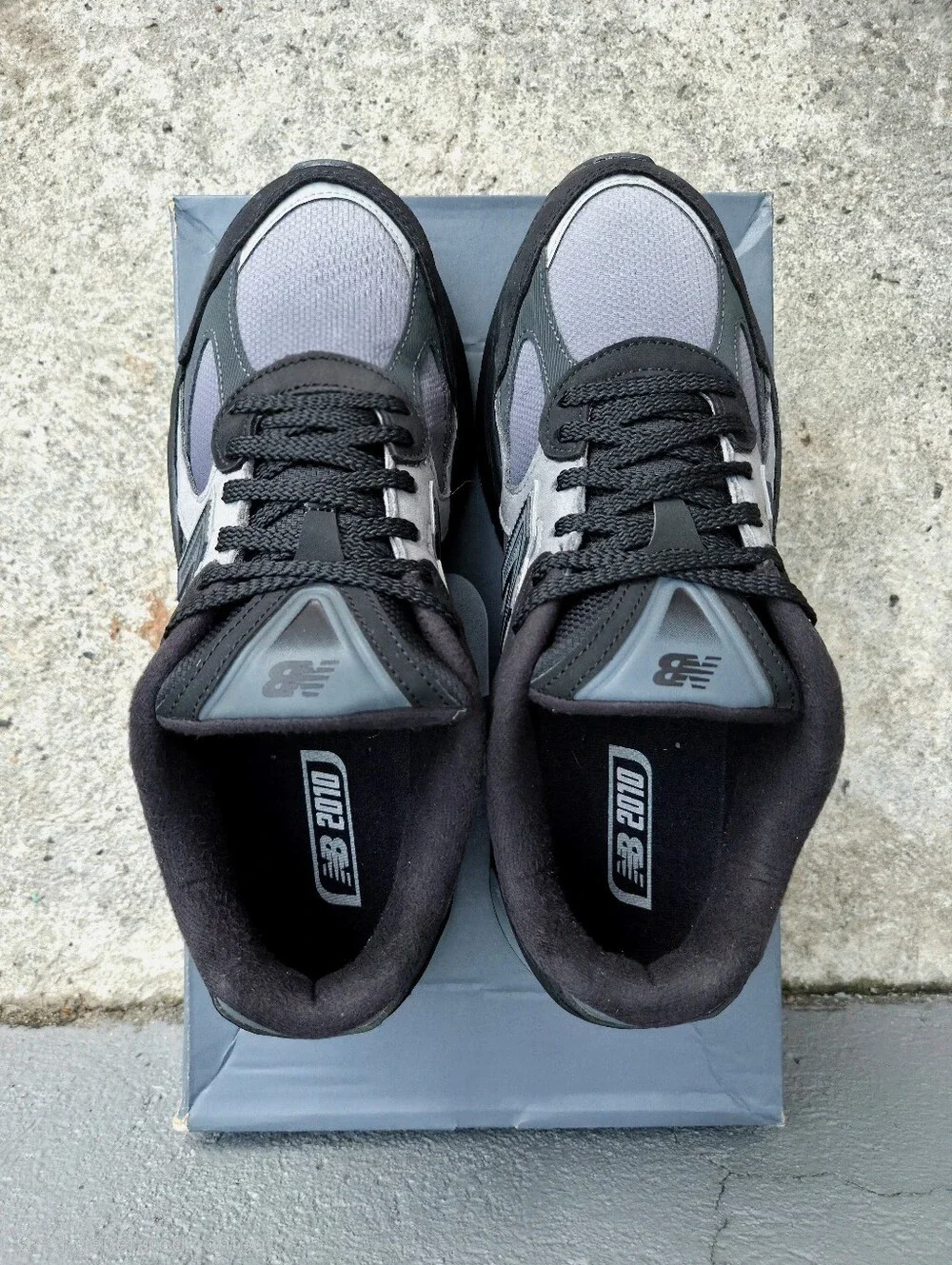 New Balance 2010 V1 Black Grey Men's 10.5 NIB